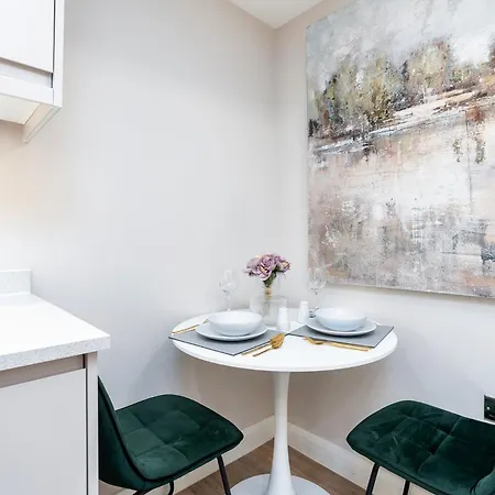 Luxury One Bedroom Apartment - City Centre - Free Wifi Netflix Leeds  Exterior photo