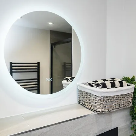 Luxury One Bedroom Apartment - City Centre - Free Wifi Netflix Leeds  Exterior photo