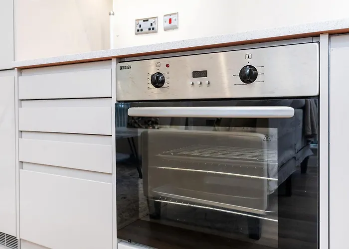 Luxury One Bedroom Apartment - City Centre - Free Wifi Netflix